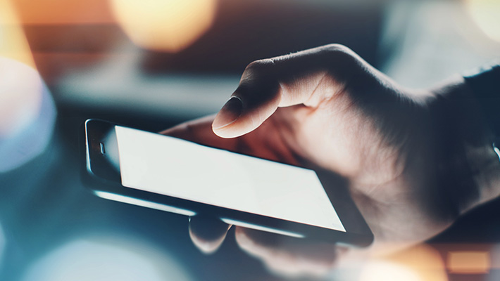 https://www.kaspersky.dk/content/da-dk/images/repository/isc/2019-images/Android%20vs%20iOS%20-%20Which%20is%20Safer.jpg