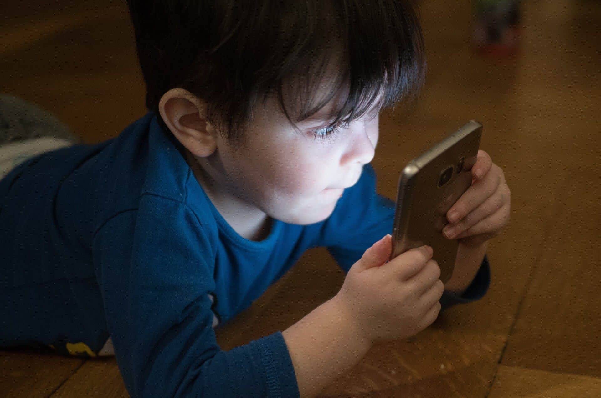 how to protect your baby photos online